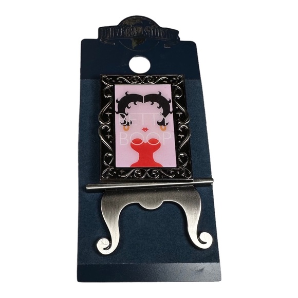 Universal Studios Betty Boop Framed Portrait Easel Pin - Picture 1 of 1